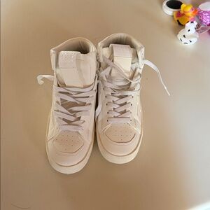 White High-Top Sneakers Golden goose Mid/stardan.37 new. W/o box and bag.